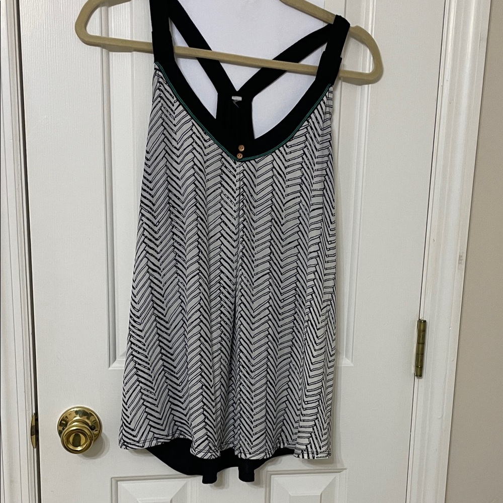 Black and White Chevron Women's Top